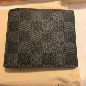 Louis Vuitton Men’s Damier Graphite Wallet